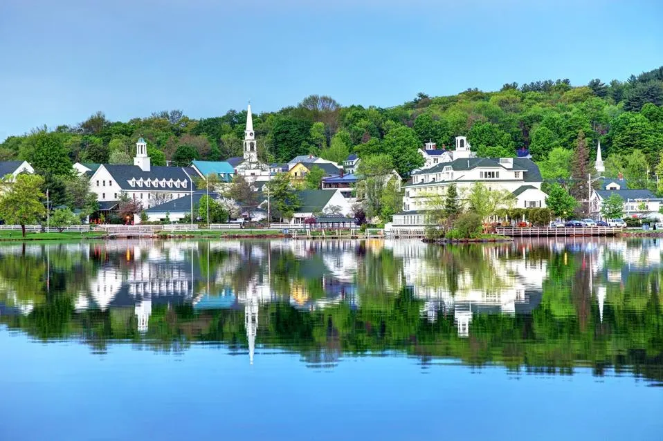 🏡 Thinking about buying, selling, or investing in New Hampshire real estate?